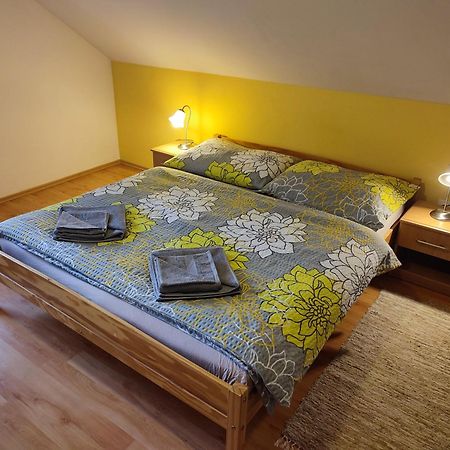 Apartmany Zachar Bešeňová エクステリア 写真
