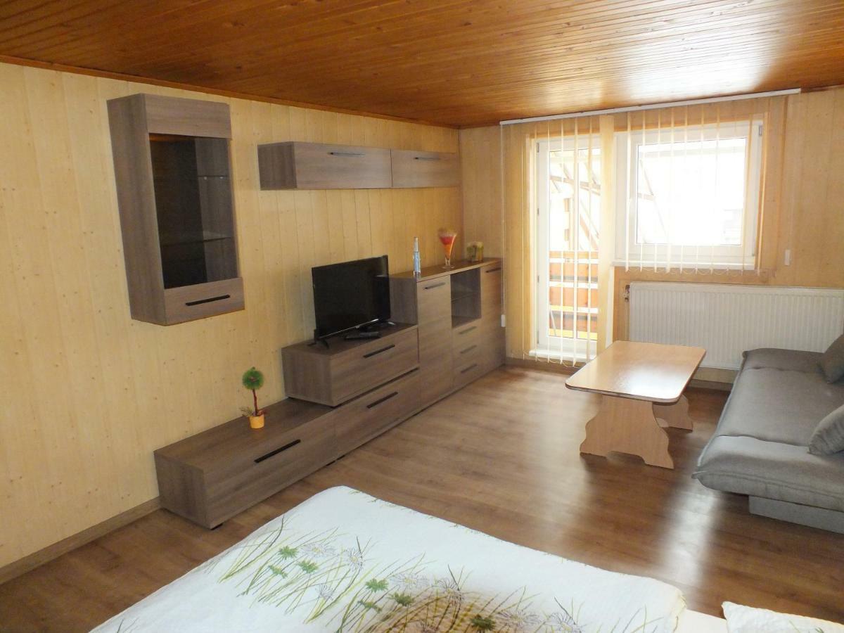 Apartmany Zachar Bešeňová エクステリア 写真